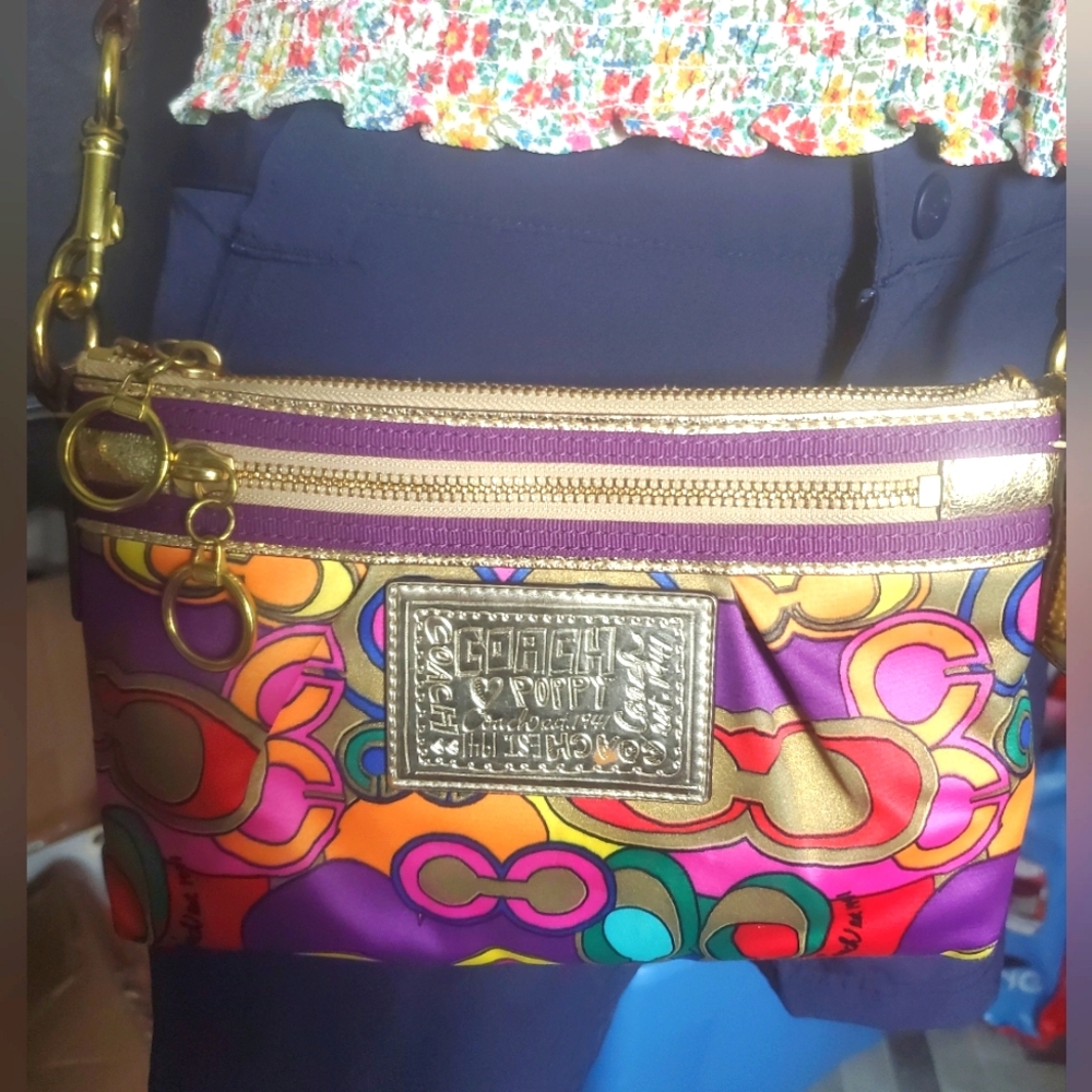 Coach Poppy Y2K glam crossbody in excellent shape
